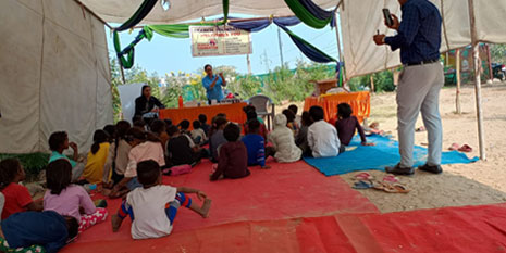 Distribution of medicines by Sourya Sanstha at Gurjar Ki Thadi, Jaipur.